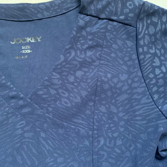 NWT JOCKEY Tone on Tone Mock Wrap Navy Scrub Top - Picture 4 of 8